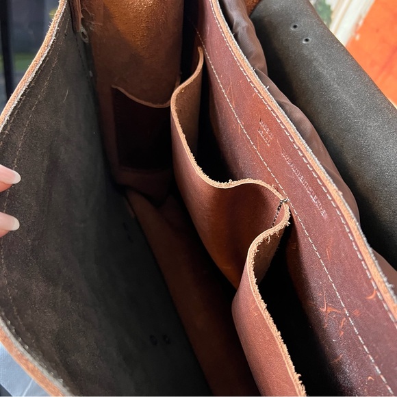 Vintage Saddleback Leather Authentic Bag, brown, will last forever. Great! - Picture 8 of 15